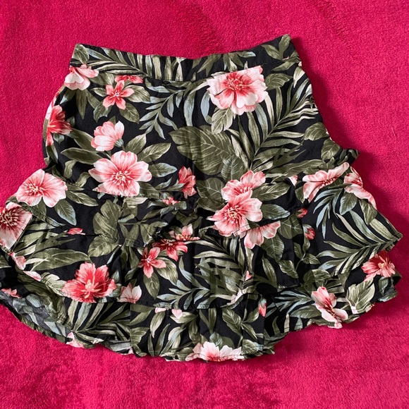 Floral skirt with ruffles - Picture 1 of 1